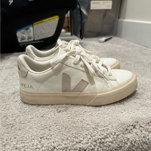 Veja
Campo Sneakers
Extra White/Natural Suede, 36